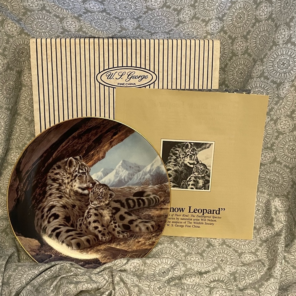 VINTAGE BRADFORD EXCHANGE SNOW LEOPARD COLLECTORS PLATE